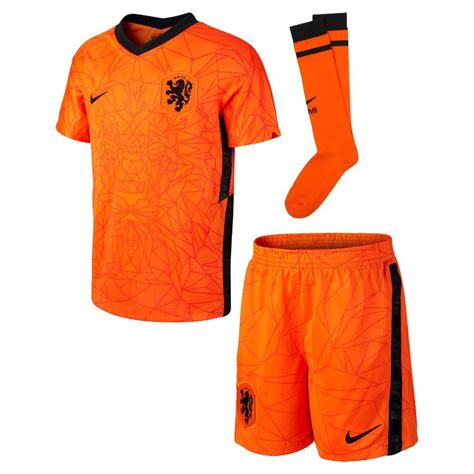 oranje kleding voetbal